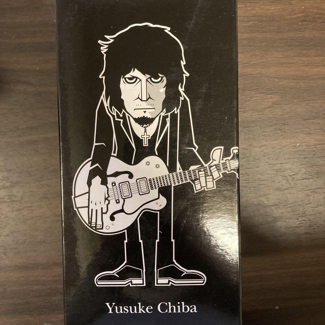 Yusuke Chiba チバユウスケ　フィギュア ギター付き Amazon.co.jp: チバユウスケ フィギュア : おもちゃ