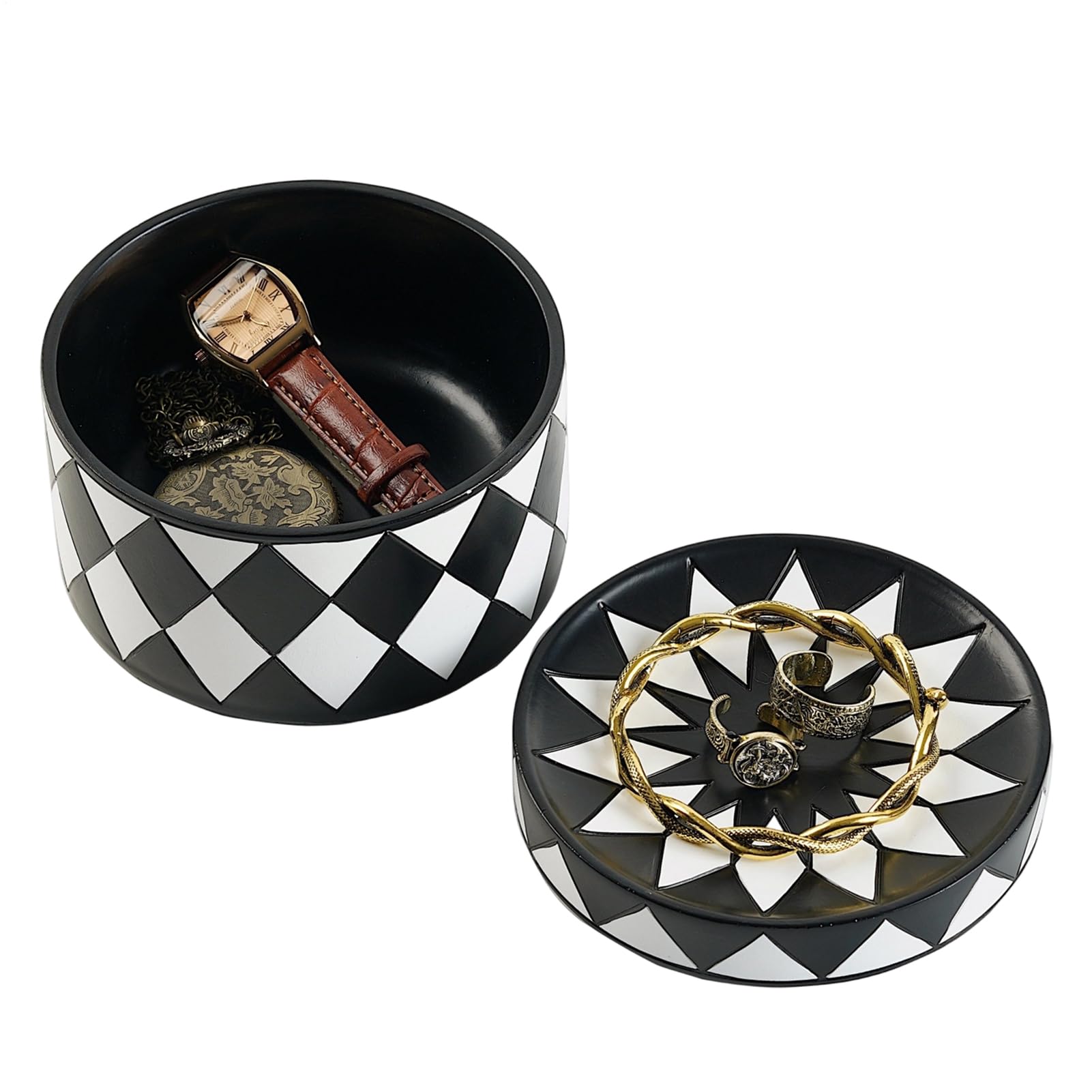 Boîte de rangement boucles d'oreilles et clés pour une table de chevet ordonnée