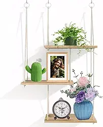 LiliGloris Prateleiras suspensas Boho de 3 camadas para parede – Prateleiras de madeira flutuantes rústicas com corda, organizador de prateleira de plantas de macramê para decoração de casa – Casa de