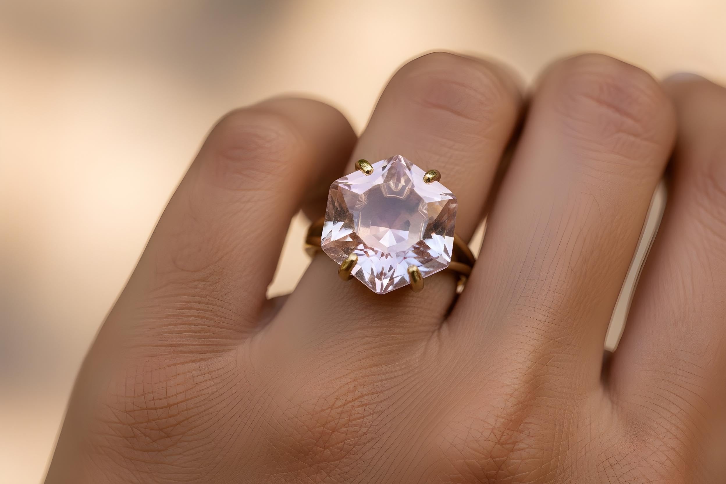 Anillo Hexagonal de Cuarzo Rosa - Anillo de Oro Amarillo Macizo - Joyería con Piedras Preciosas para el Amor Propio para Mujeres