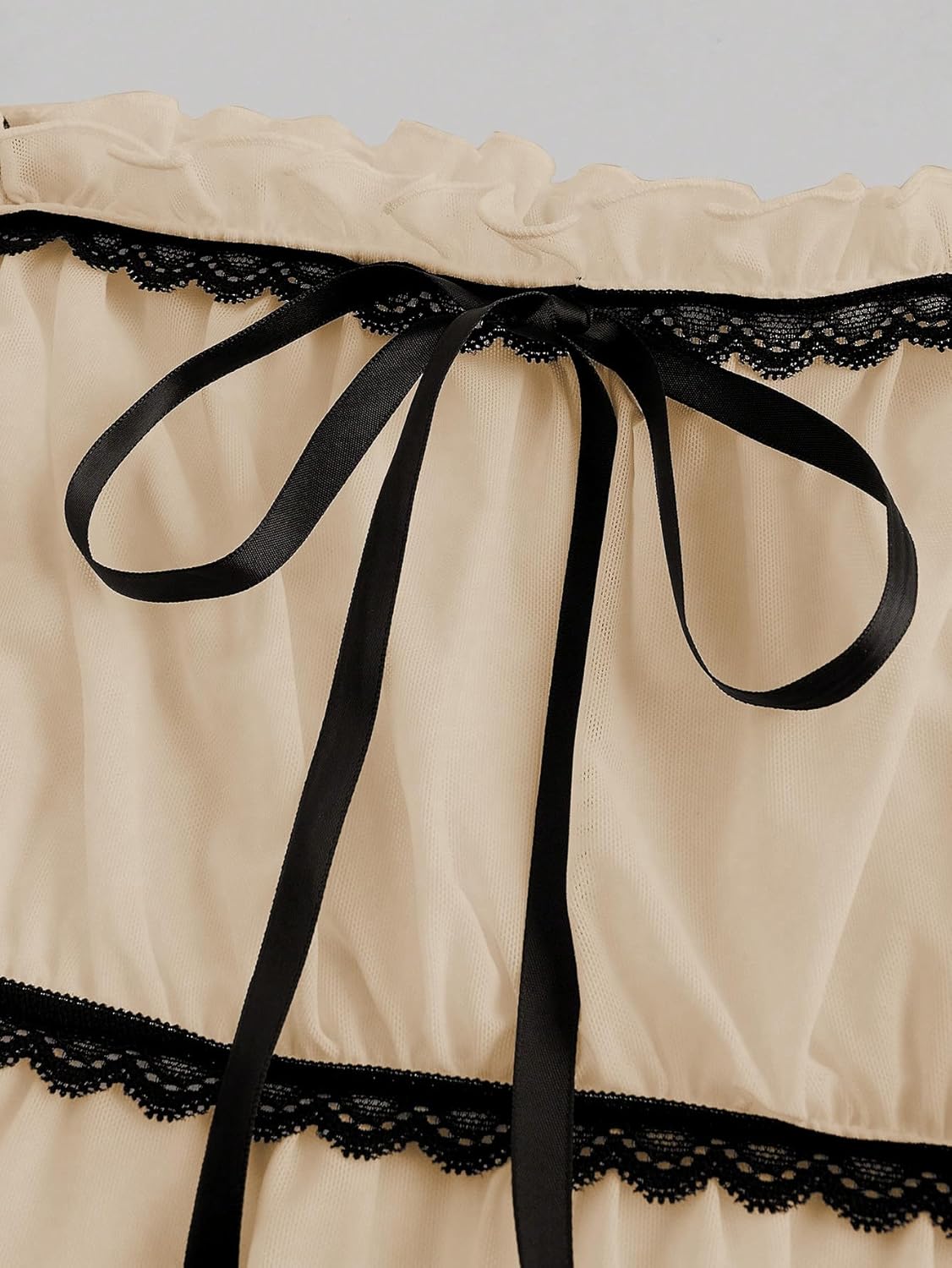 Verdusa Women's Plus Size Contrast Lace Babydoll Top Tie Shoulder Peplum Bustier Cami Top 2000s Clothing - Image 2