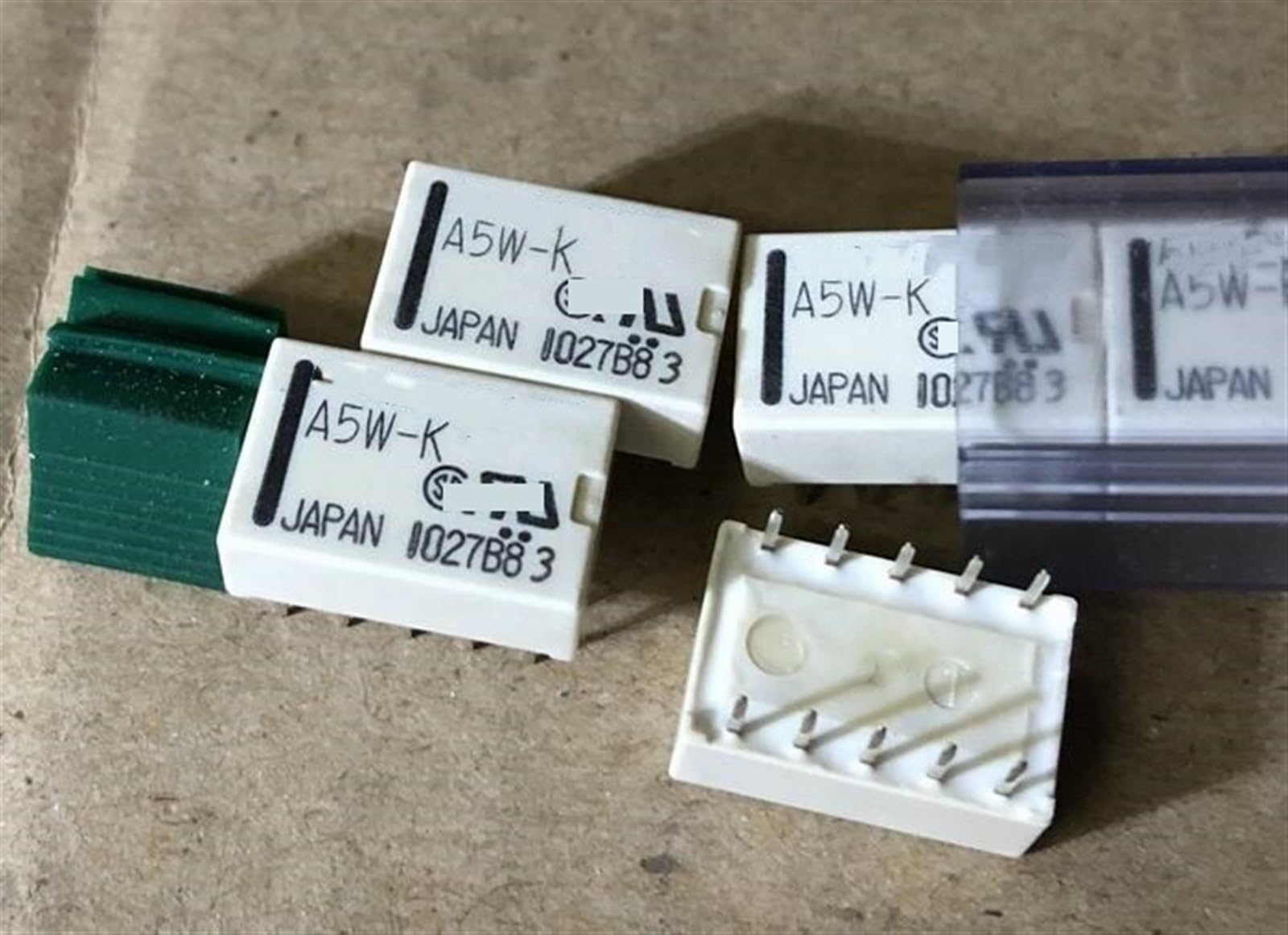 Relais A5W-K 5V à 10 broches commutation stable pour signal faible