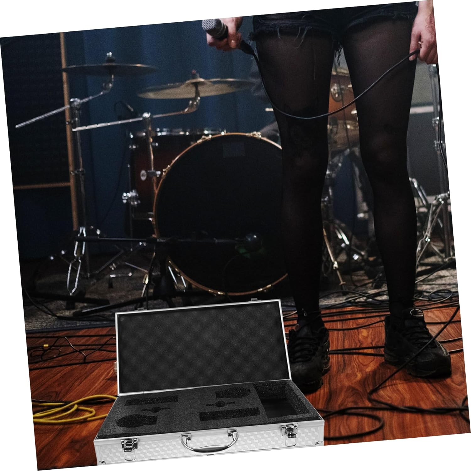 Travel Microphone Enclosure for Handheld Mics Gator Style Suitcase Case Briefcase for Men