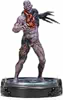 Amazon.com: Numskull Resident Evil Tyrant T-002 Figura de 9
