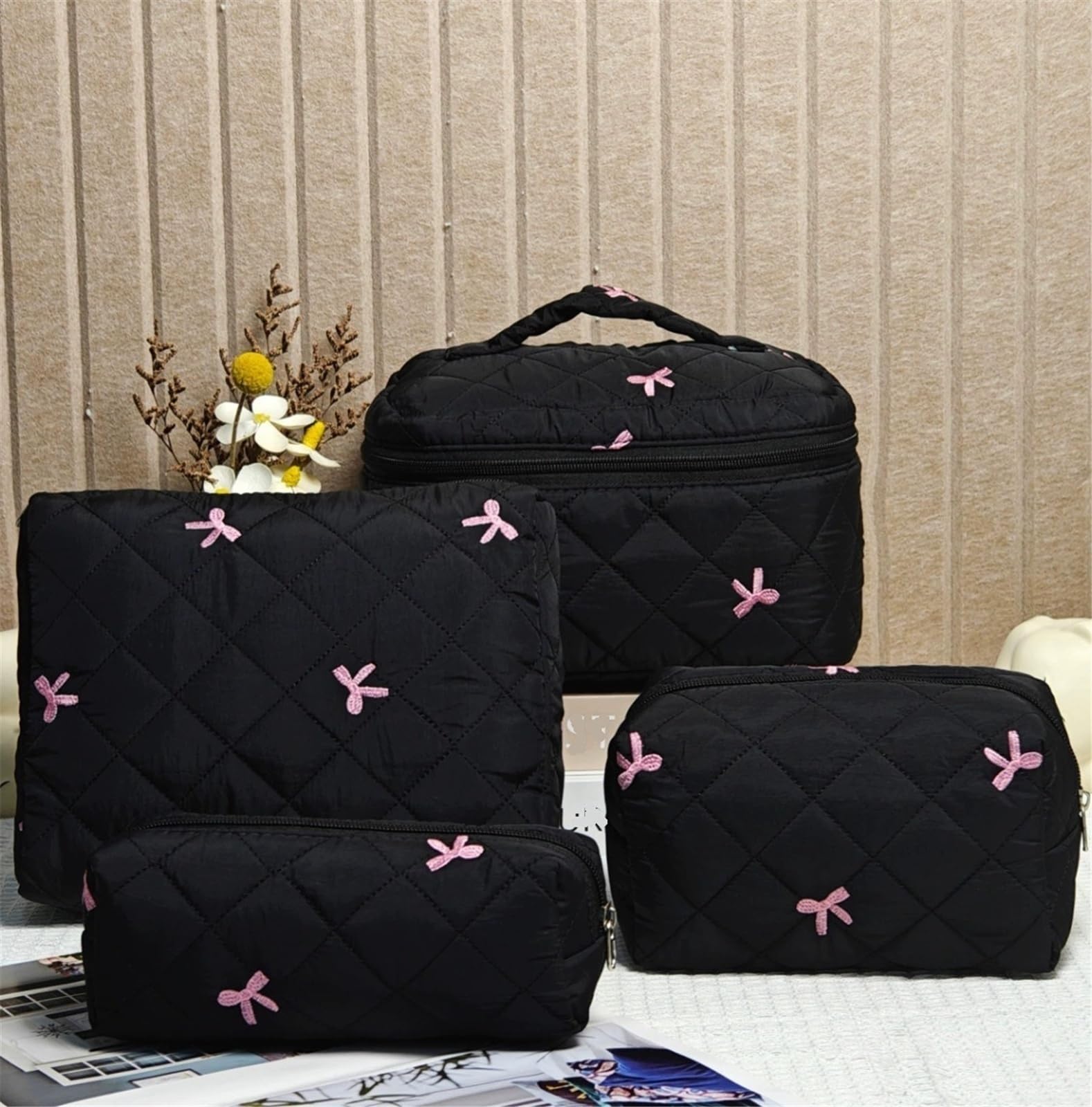 Borsa for il trucco portatile da donna, grande capacità, borsa da viaggio for articoli da toeletta da donna(White Four-Piece Set)