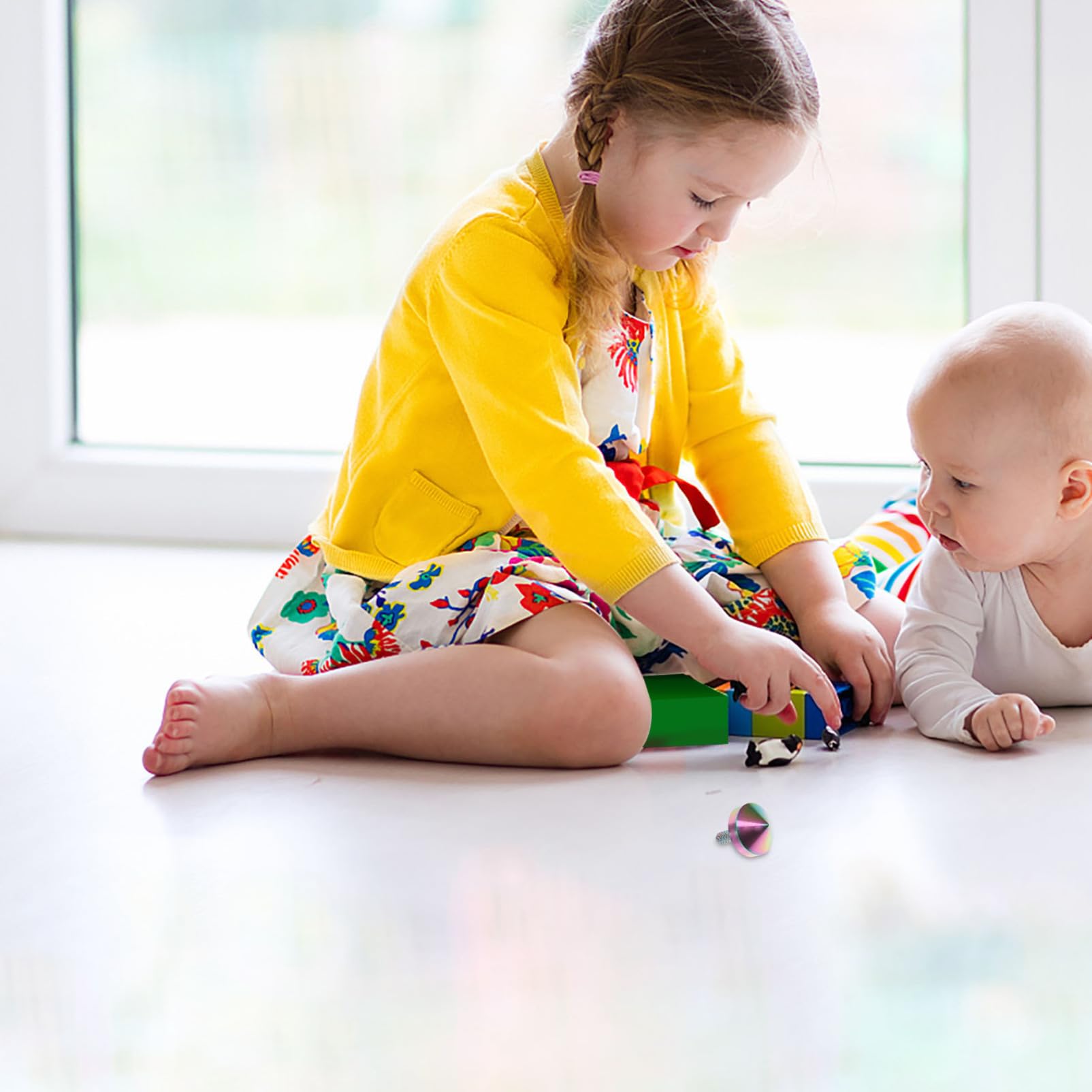 YARNOW Alloy Spinning Top Vintage Desktop Gyroscope for Relief Fascinating Alloy Material Present for Pocket Sized Fun