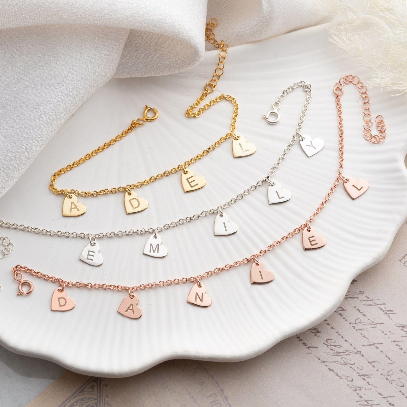 Personalizado corazón pulsera con inicial delicado personalizado letra Día de la Madre Navidad aniversario cumpleaños