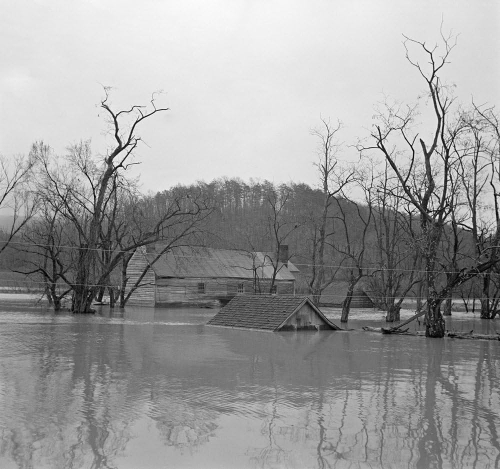 Amazon|バージニア州フラッド 1936年 ウィンチェスター近くのシェナンドー川に浸水した農場の写真 アーサー・ロスタイン作 1936年3