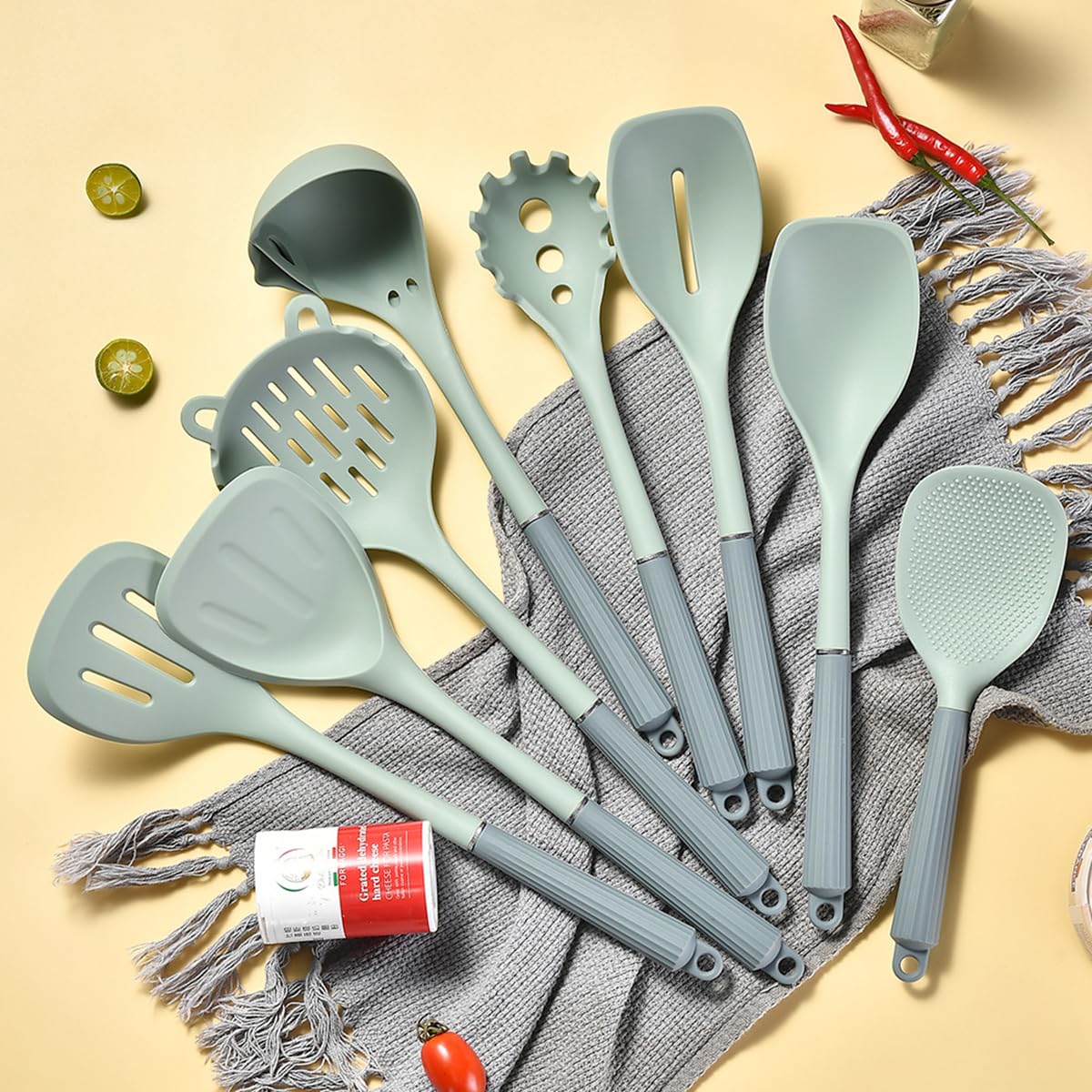 Green Silicone Cooking Utensils Set 8-Piece Heat Resistant Cooking Tools Gadgets Set Non Stick Silicone Spatulas Soup and Oil Separating Ladle Rice Spoon Kitchen Utensils