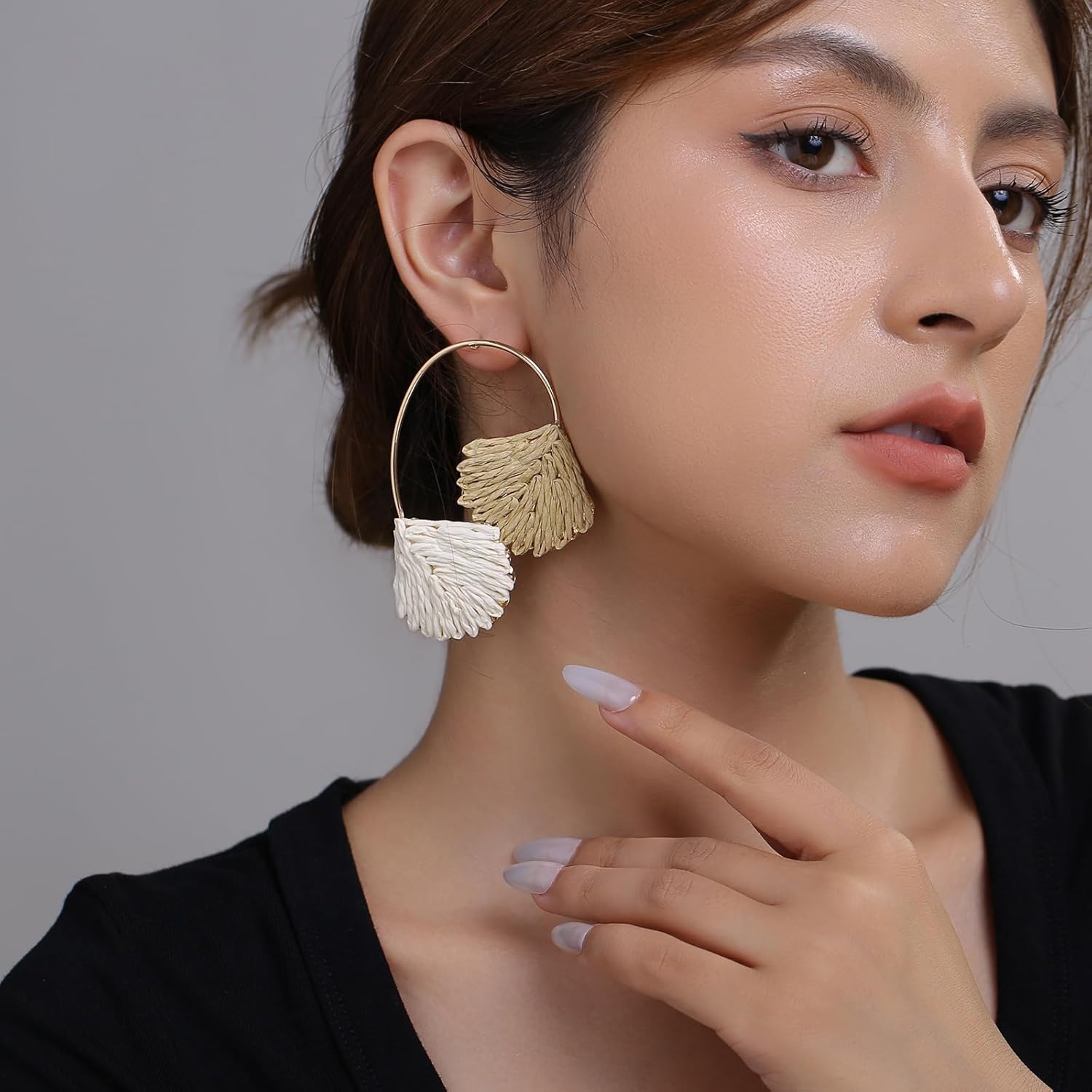 Raffia Shell Earrings for Women, Colorful Dangle Tropical Boho Beach Earrings, Lightweight Straw Handmade Jewelry for Vacation - Image 2