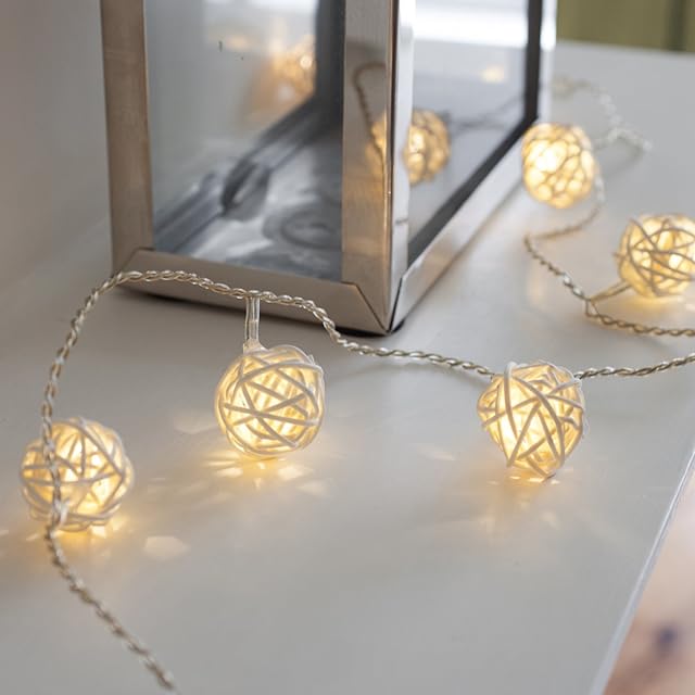 Lights4fun 16 Warm White LED Battery Operated Rattan Ball Fairy Lights