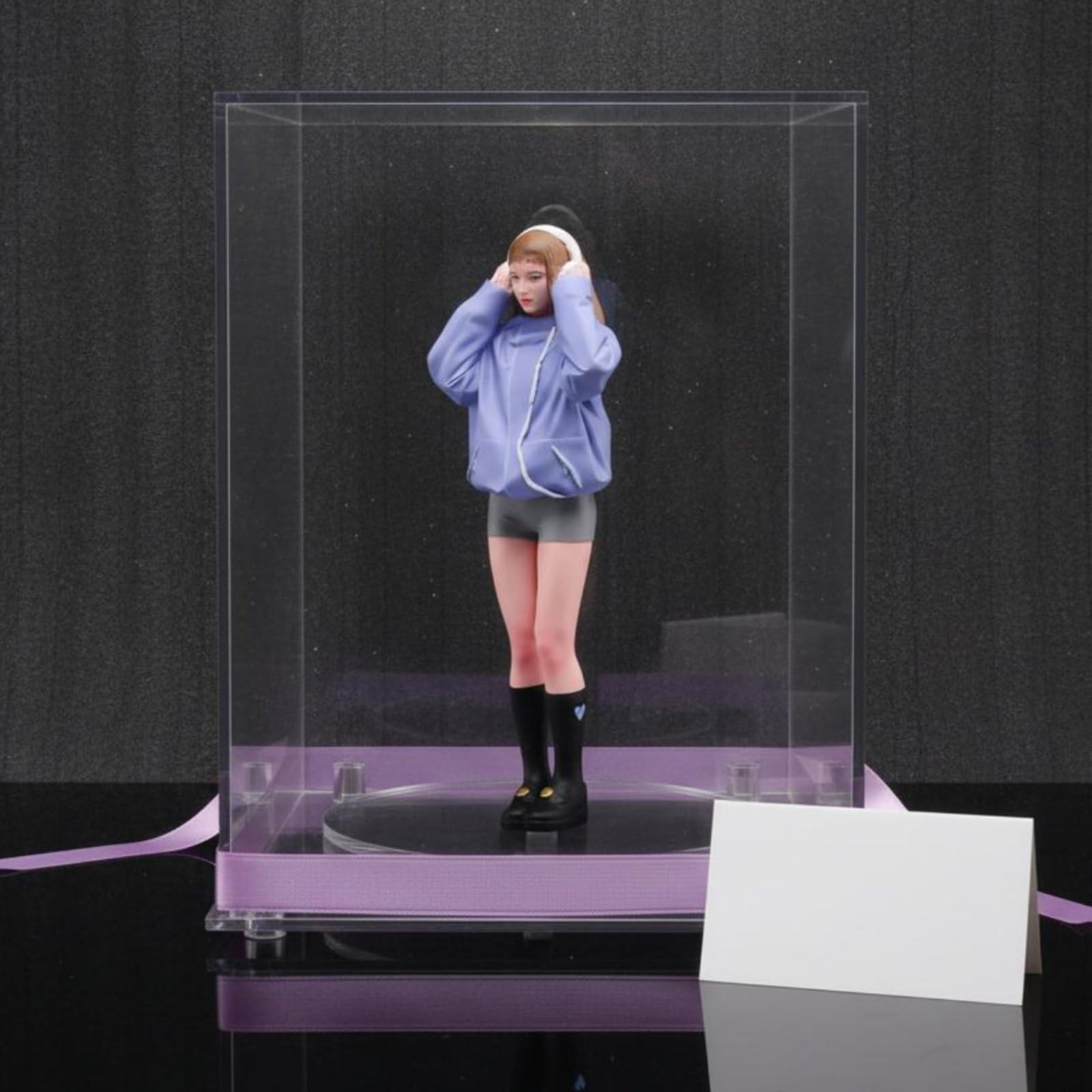 Figura in Miniatura Dipinta Ragazza con Cuffie Statuetta Personaggio Modellino Resina con Scultura Dettagliata Moderna Adatta a Esposizione Collezione Scenari di Modellismo Studio Libreria