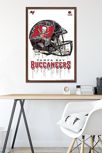 Miniatura 44 de Trends International NFL Tampa Bay Buccaneers - Póster de pared con casco de goteo 20, 22.375 x 34 pulgadas, versión enmarcada negra Versión