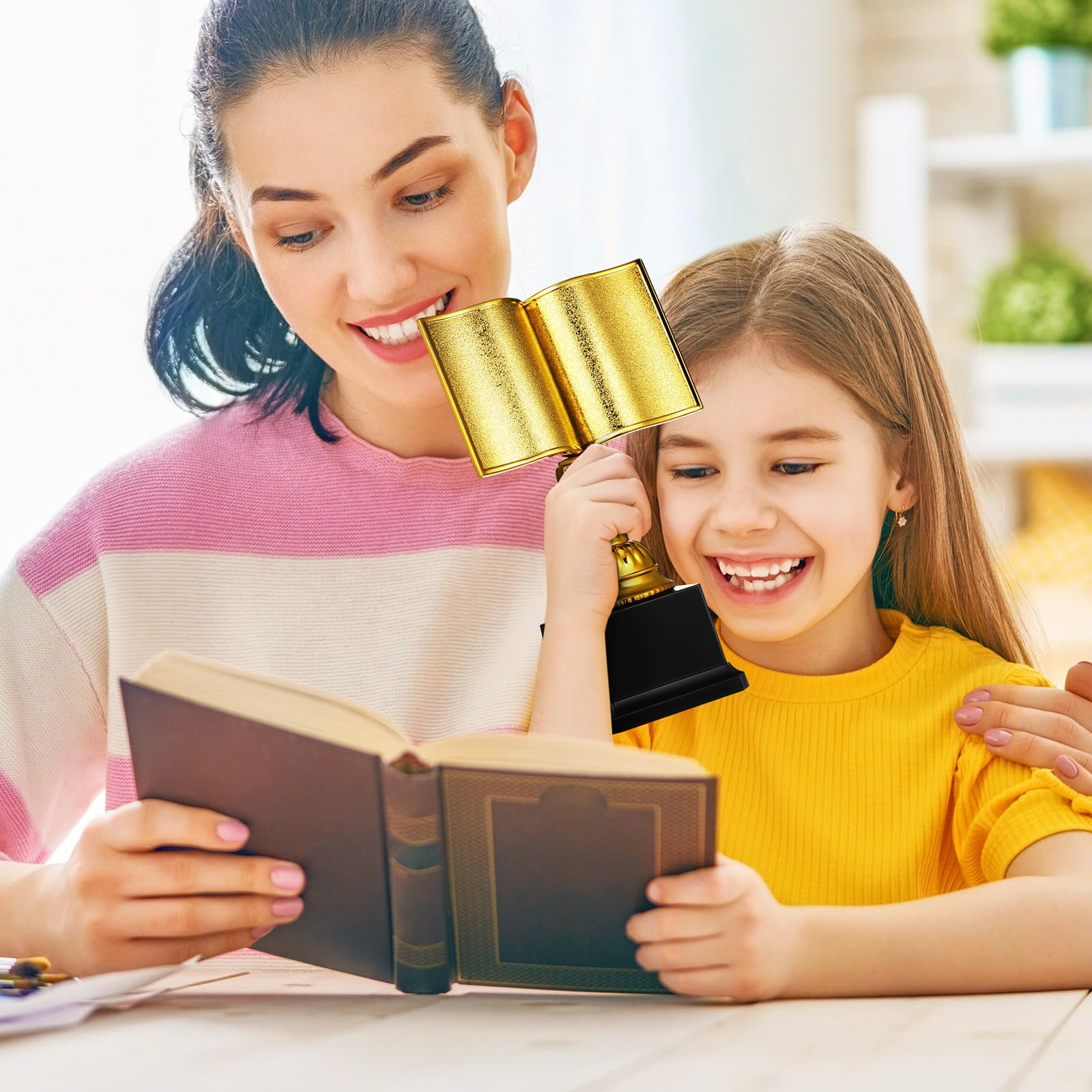 Trofeo Diseño Exquisito Dorado Delicado de Plástico de Premio y Función de Incentivo para Concurso de Lectura para Pequeños Lectores