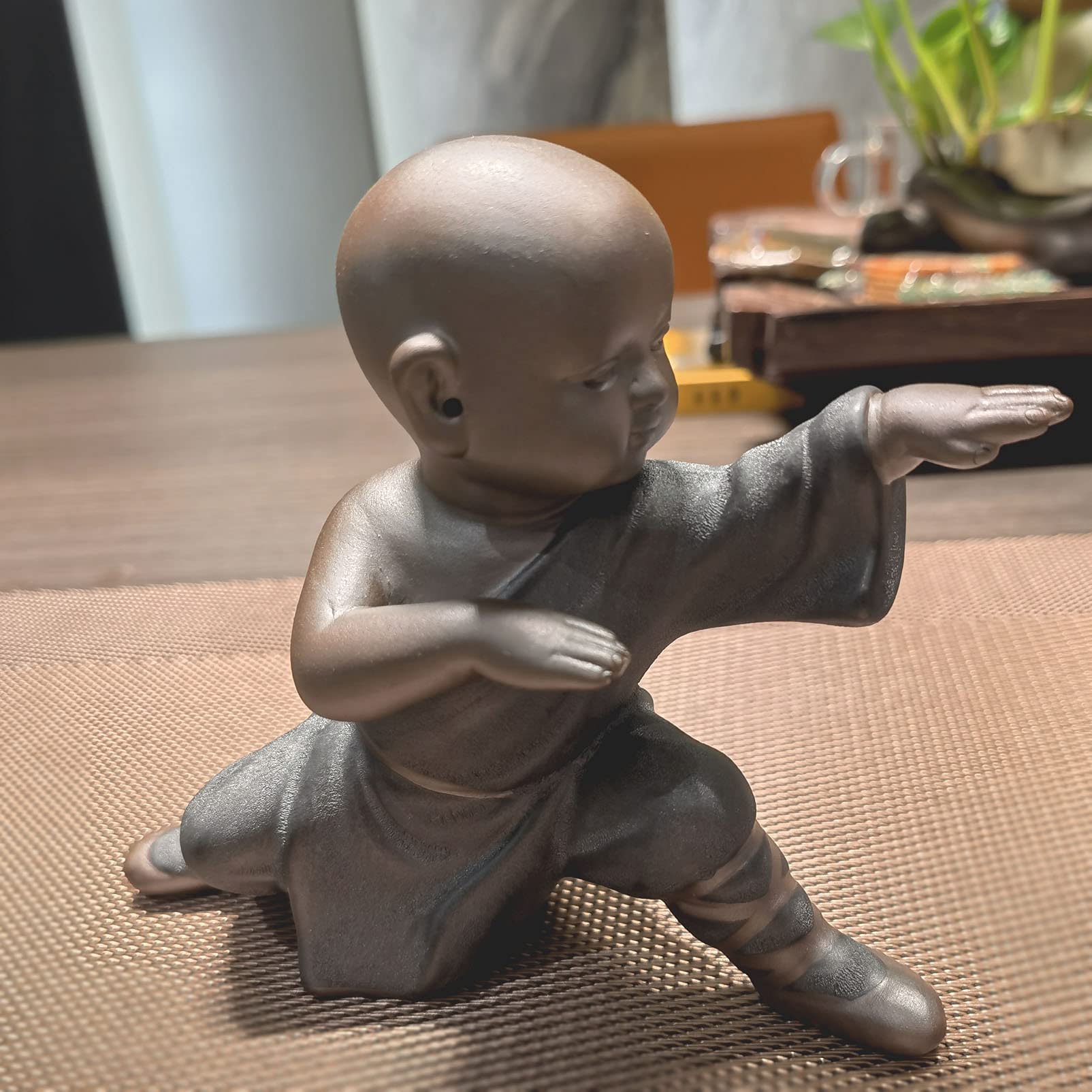 Pevfeciy Kung Fu Buddha Statue Made of Ceramic, Small Monk Figure, Tea Sculpture, Creative Craft Dolls Decoration, Tea Tray Ornaments, Home Office Tea Decoration