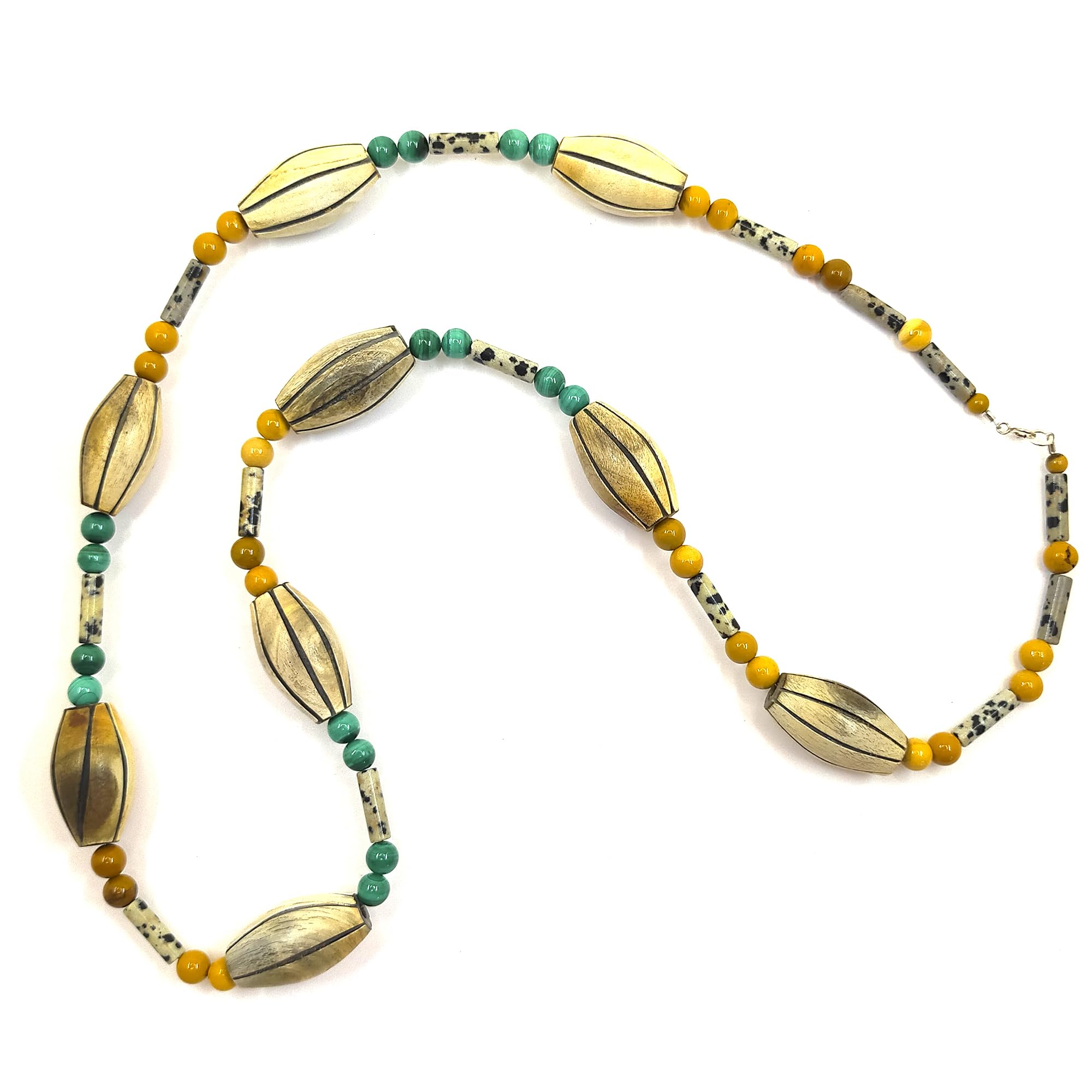 Collana lunga 70 cm con pietre vere e corno naturale striato, a base di diaspro mokaite giallo e altre rocce. Chiusura in argento 925. Idea regalo