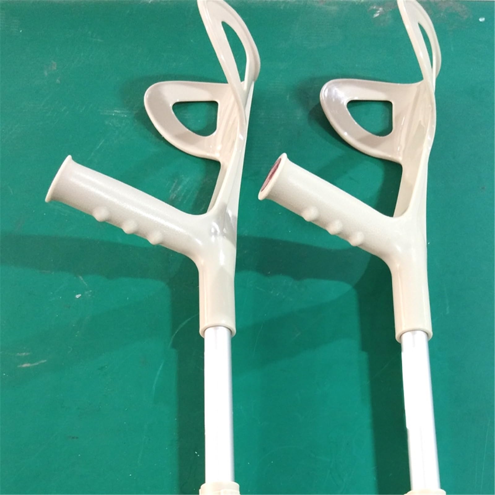 Diseño Moderno Muletas Adulto, Aleación De Aluminio Muletas Para Brazos Ajuste De Altura, Muleta Ergonómica Para Caminar Apoyo Para Lesiones En Las Piernas(Negro)