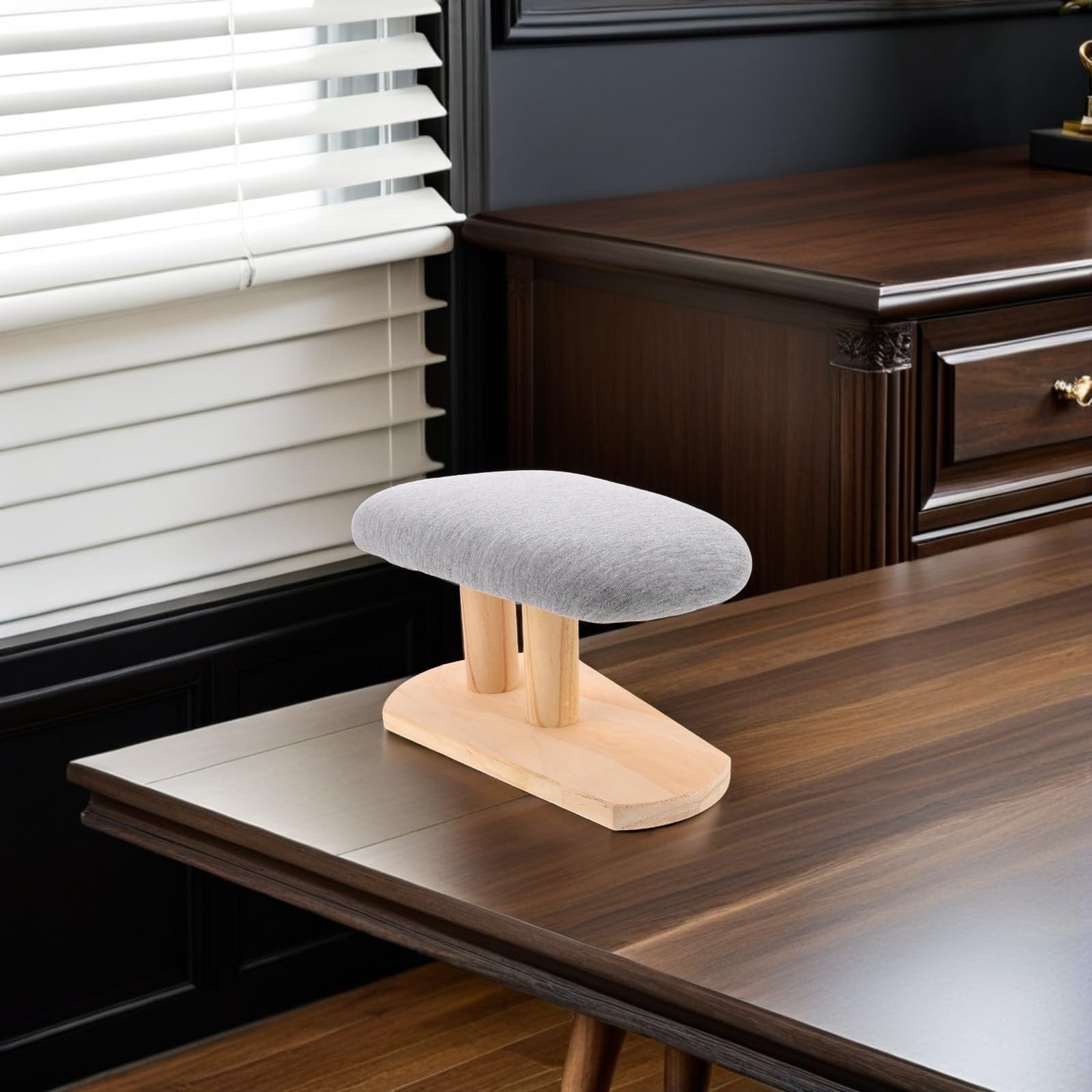 Tabla de Planchar de Mesa de Madera, Mini, Ergonómica y Antideslizante | Funda Acolchada Gris, Base de Madera Redondeada, para Costura Doméstica en Apartamento y Lavandería