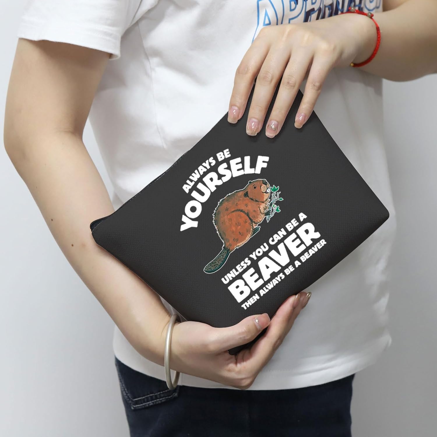 MNIGIU Beaver Lover Gift Beaver Cosmetic Make up Bag Beaver Makeup Zipper Pouch Bag for Women Girls (Beaver Black Bag) - Image 4