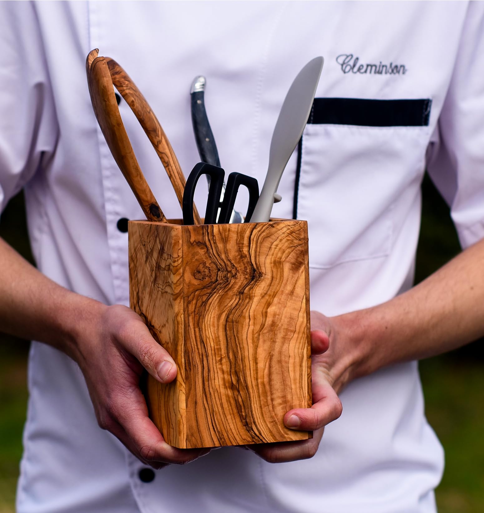 Handgefertigter Utensilienhalter aus Olivenholz, rustikal, stilvoll, Küchenorganizer