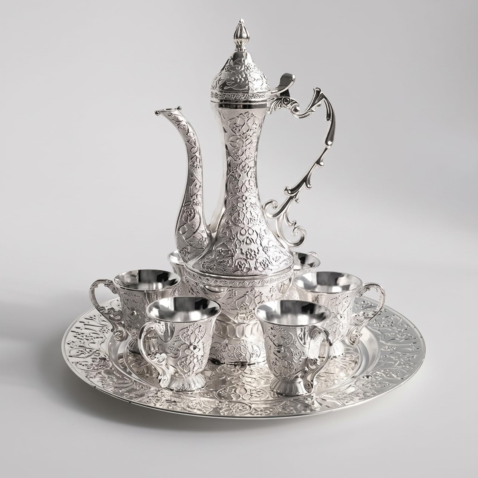 Servizio da Vino con Vassoio Argentato Decanter con Bicchieri Decorato Set di Calici Decanter per Collezionisti, Set Di Teiera E Tazze Con Motivo A Piccoli Fiori