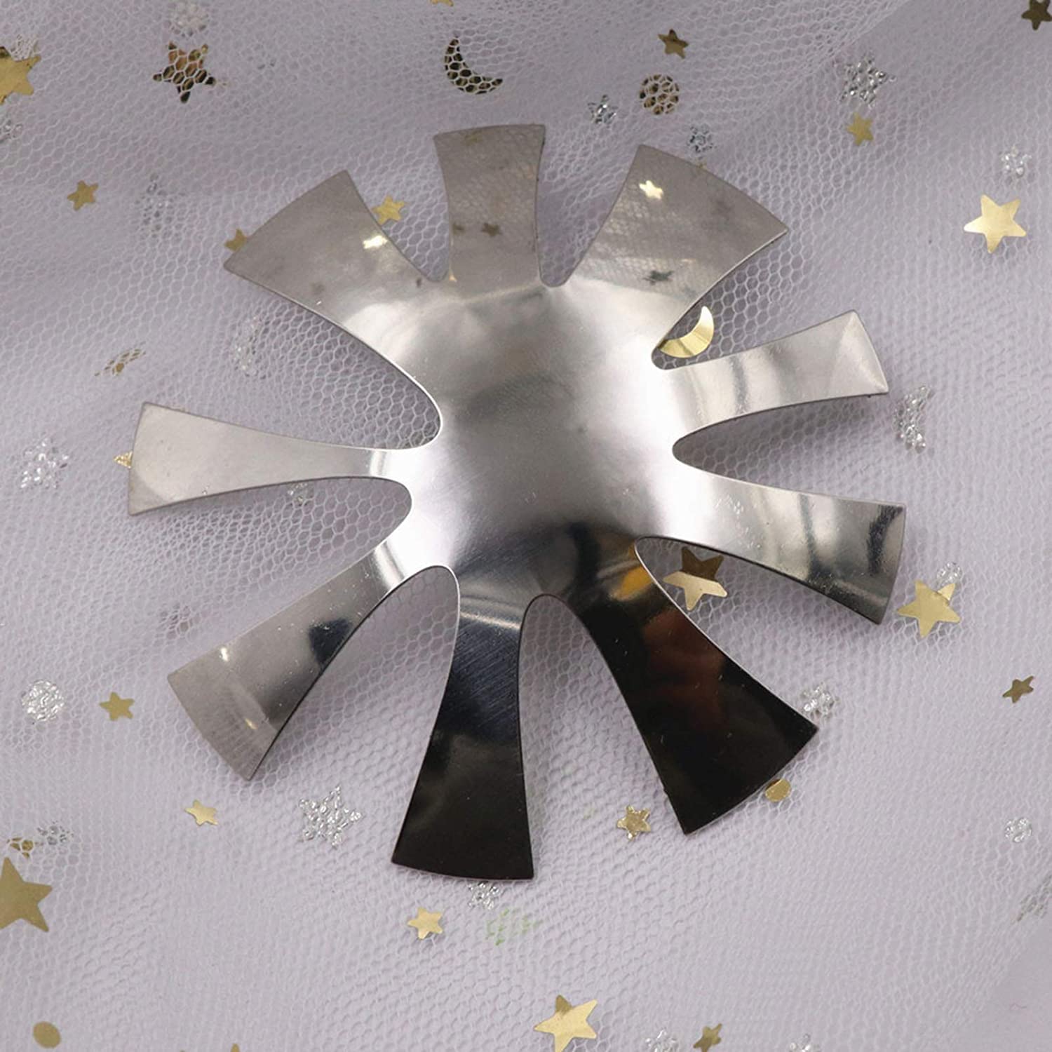 Generico French Manicure Template Nail Cutter Plate French Manicure Nail Art Making Modulo in Acciaio Inox Acrilico Clipper Plate per Le Donne ArgentoMolto Bello e Pratico.