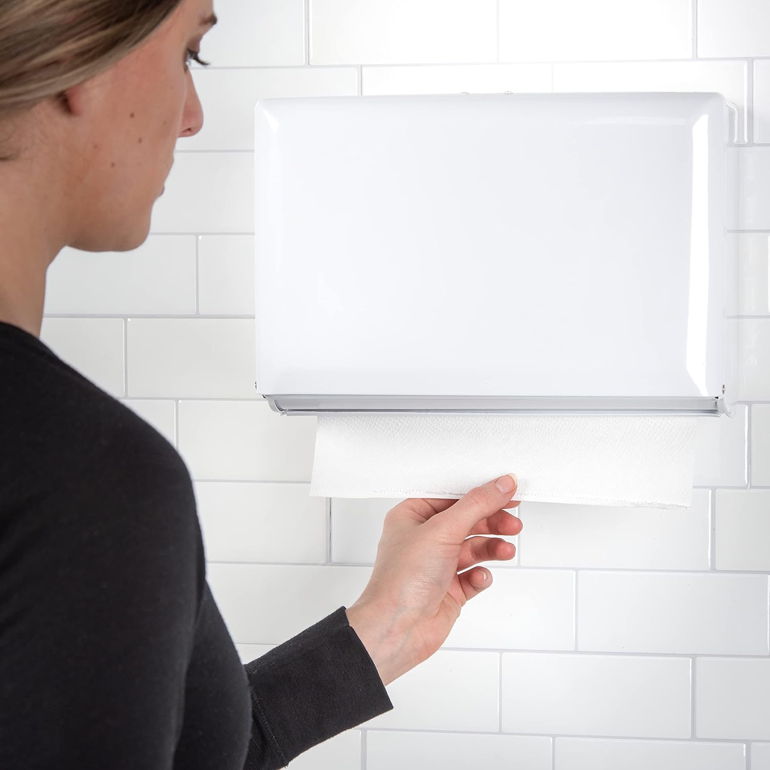 San Jamar Paper Towel Dispenser Singlefold Towel Dispenser (500 Towel Capacity) with Standard Key Lock for Bathroom, Kitchens, and Restaurants, Metal, 7.5 x 10.75 x 6 Inches, White