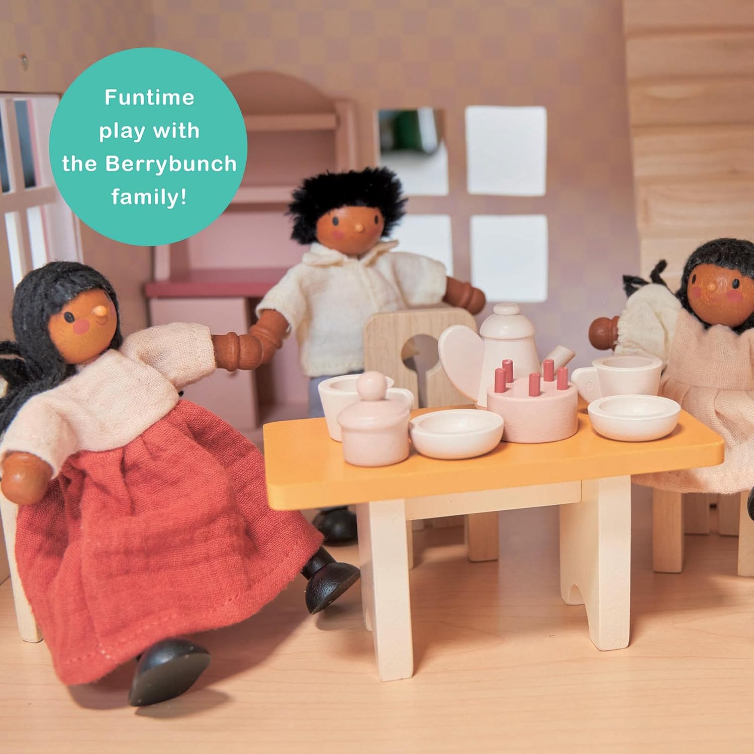 Mentari Toys - The Berrybunch Doll Family - 4pc Poseable Wooden Doll Set with Fabric Clothes - Perfect for Dollhouses and Small World Play - Encourages Imaginative Play and Social Skills - Age 3+