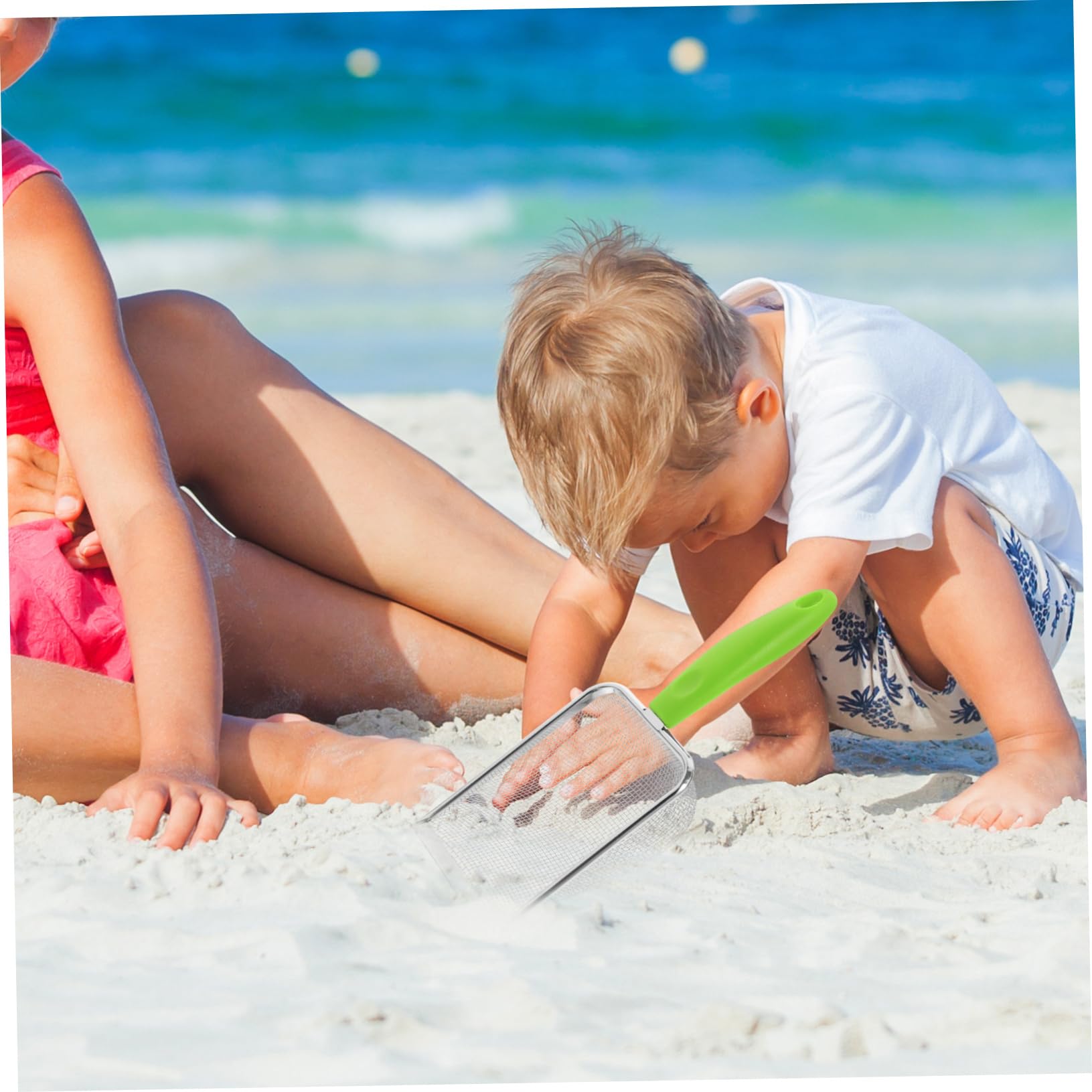 Toyvian Beach Mesh Shovel for Lightweight Handheld Sand Tool for Collecting Shells Comfortable Grip Breathable Design for Seaside Fun Mesh