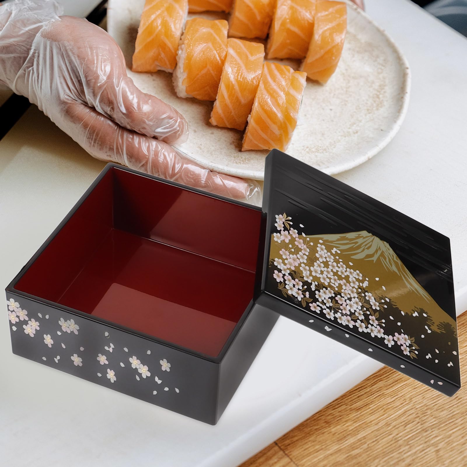 Japanische Bento Kasten aus Kunststoff mit Deckel, Dreilagig, Schwarz | Traditioneller Fuji Berg Look, für Sushi und Snacks, Wiederverwendbar, Sicher für Täglichen Gebrauch