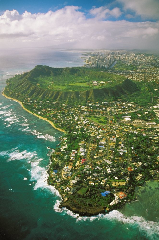 PosterazziPosterazzi Hawaii Oahu Coastline Aerial Of Kahala Homes And Diamond Head Crater Waikiki Hotels Background Poster Print, (11 x 17)