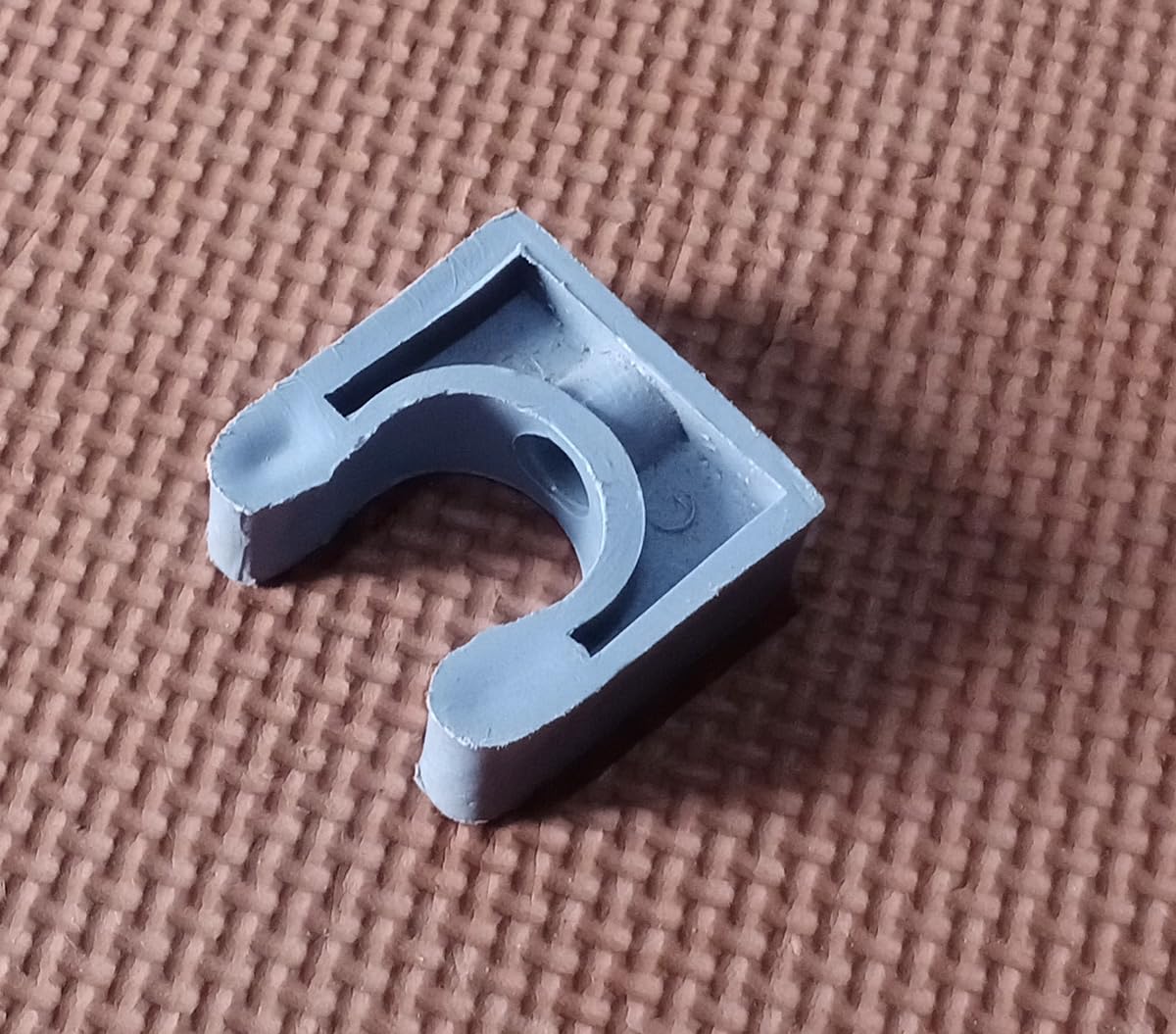 U-Shaped PVC Water Pipe Clamps Fit 20mm (3 Pcs) Gray Colour (B0DCTHYPDR) Amazon Price History, Amazon Price Tracker