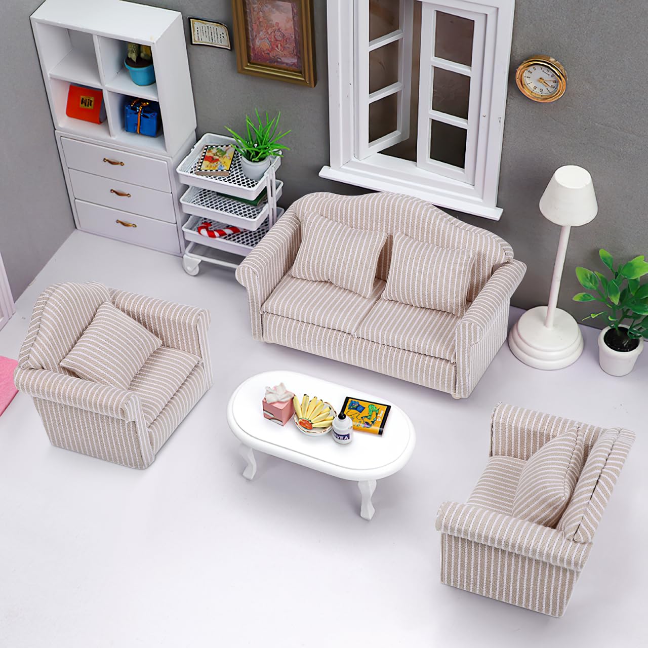 Toddmomy 1:12 Miniatur Sofa Set für Puppenhaus Möbel, Elegante Couch mit Kissen, Holz Mini Möbel Puppenstube Zubehör, Dekoration für Wichteltür & Wichtel Wohnzimmer
