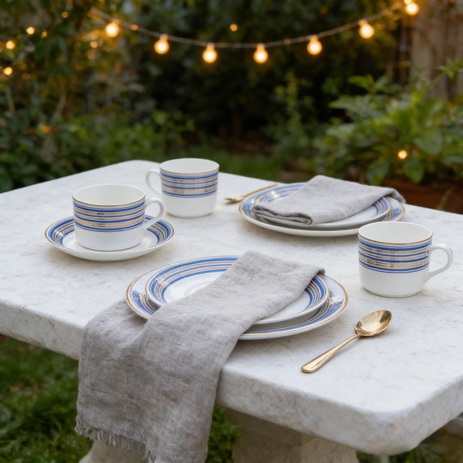 Porcelanowy zestaw 6 filiżanek i spodków do herbaty w kwiaty | Wielokolorowy do podwieczorku: porcelanowy zestaw filiżanek i spodków w kwiaty, 6 szt. 150 ml(Blue)