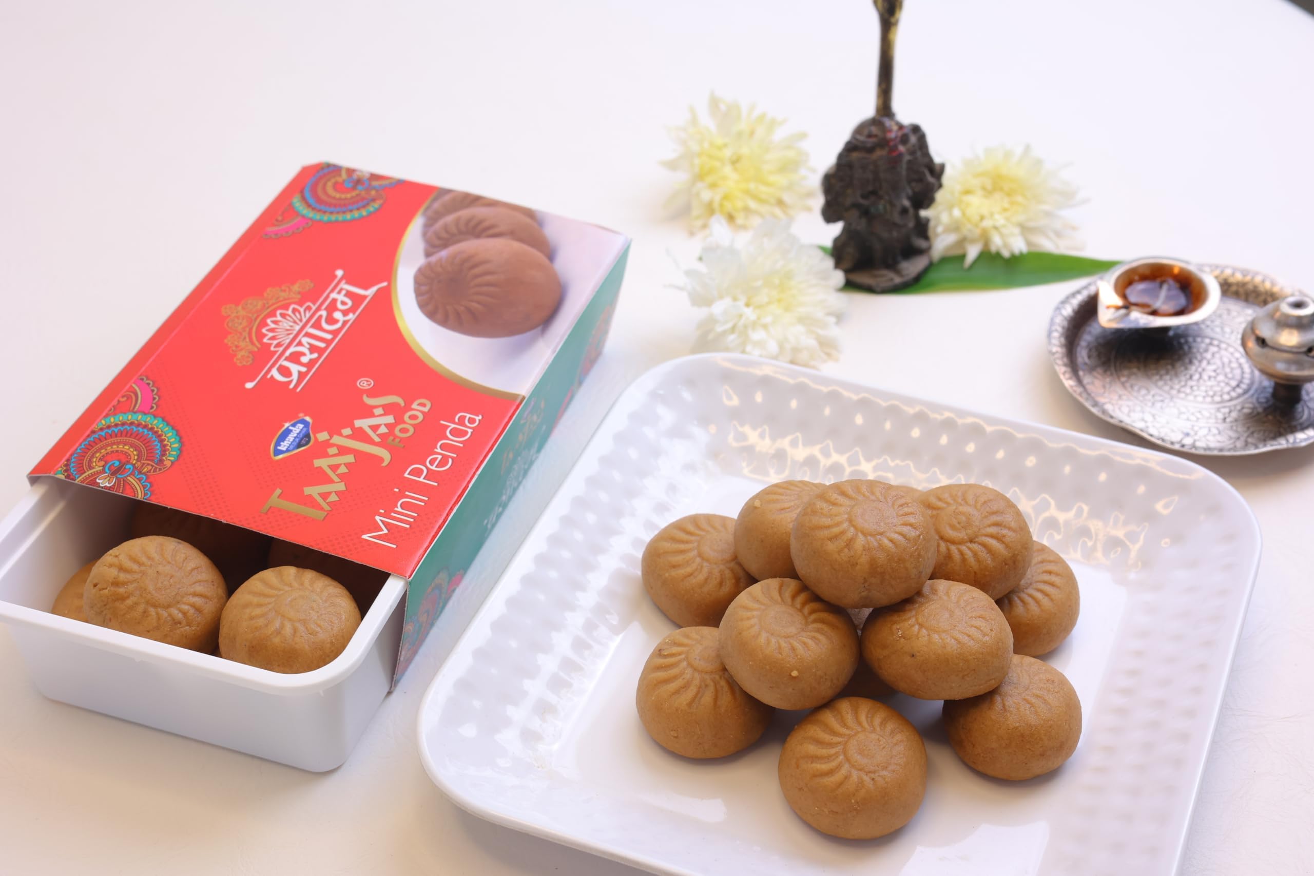 Taajas Food Gujarati Kutchi Peda 250g (Since 2003) Sweet | Fresh Delicious Mithai | Made with Milk Solids and Cow Ghee| No Artificial Flavors & Colors| Festive Gift Pack