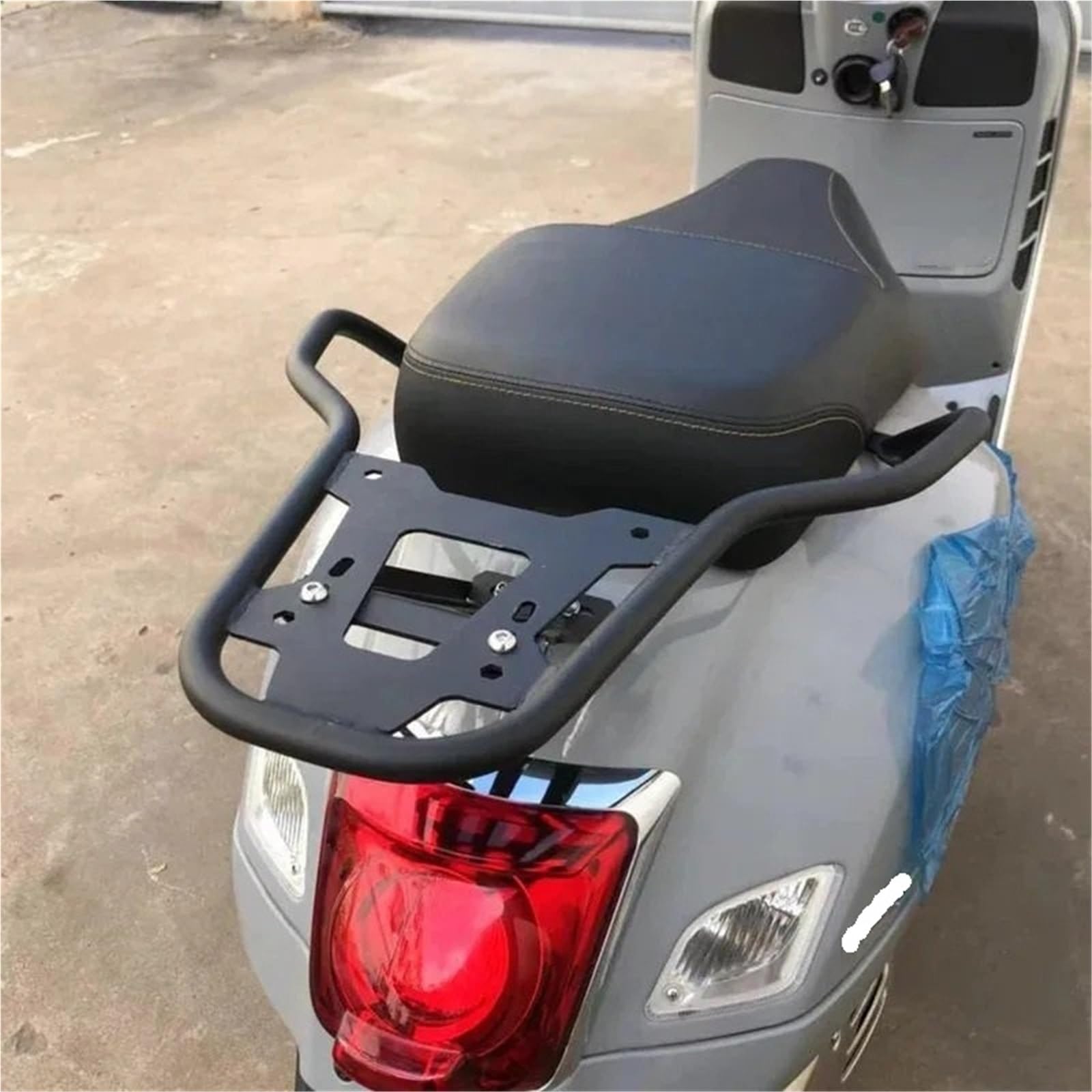 Uchwyt Topcase Do Vespa GTS 300 250 125 GTV 150 Tylny bagażnik