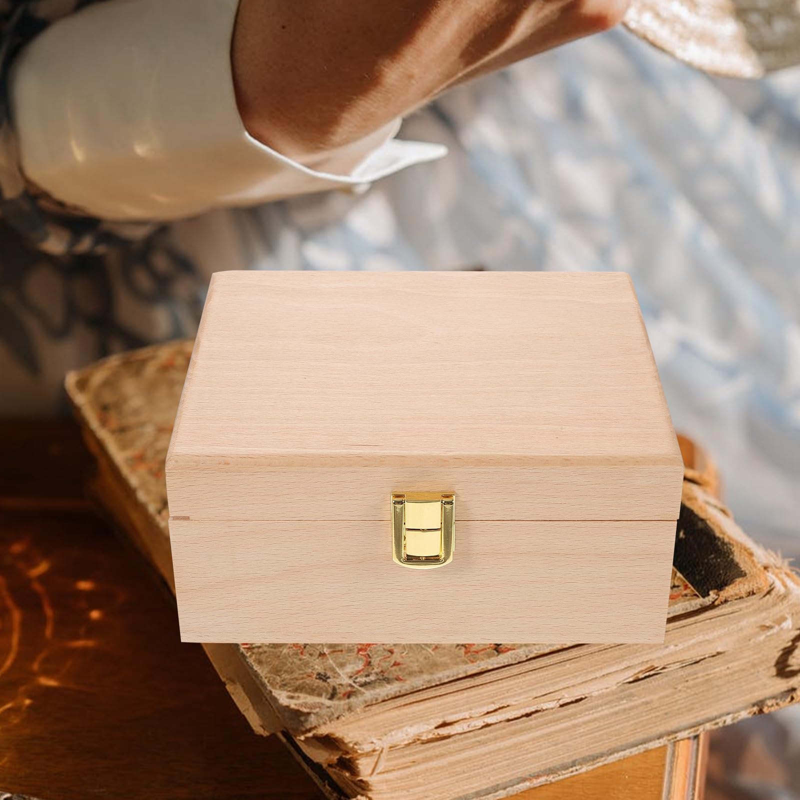 Supvox Kleine Holzkiste als Schmuckaufbewahrungsbox mit Feiner Politur Praktische Geschenkverpackung für Schmuck und Zigarren im Zuhause