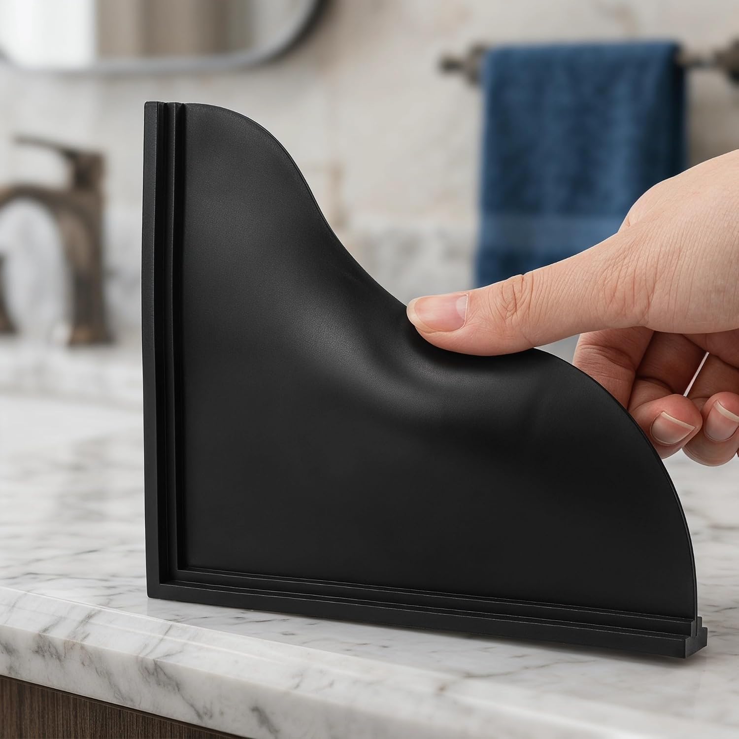 2pcs Bathtub Splash Guards Silicone Corner Protector Splash Shield for Sink and Bathtub and Prevention Barrier for Bathroom Accessories