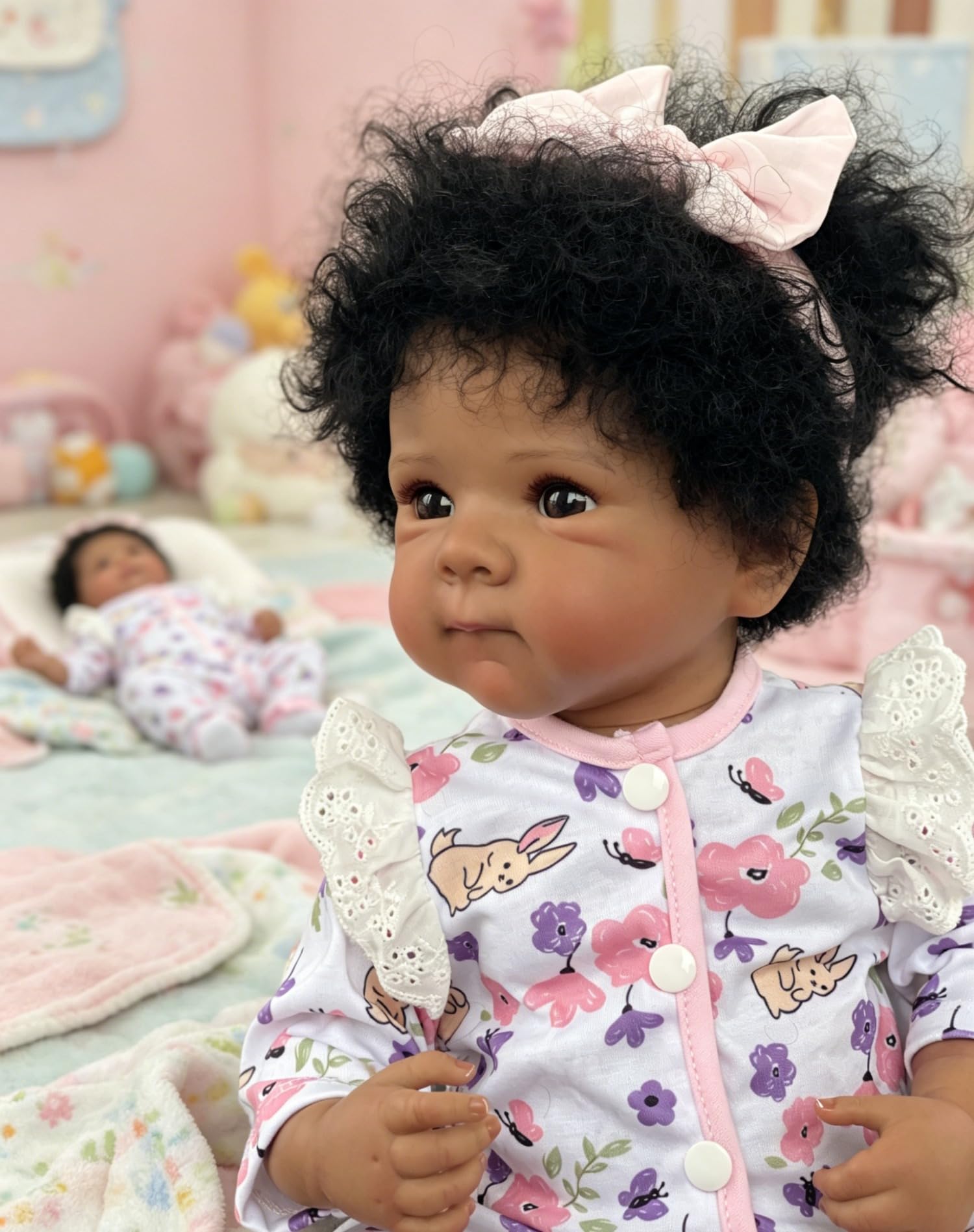 Lonian Pelle Scura Reborn Girl Bambole Silicone Full Body 48cm Silicone Bambino Realistico Neonato Caratteristiche con Capelli Radicati a Mano (Fiocco rosa)