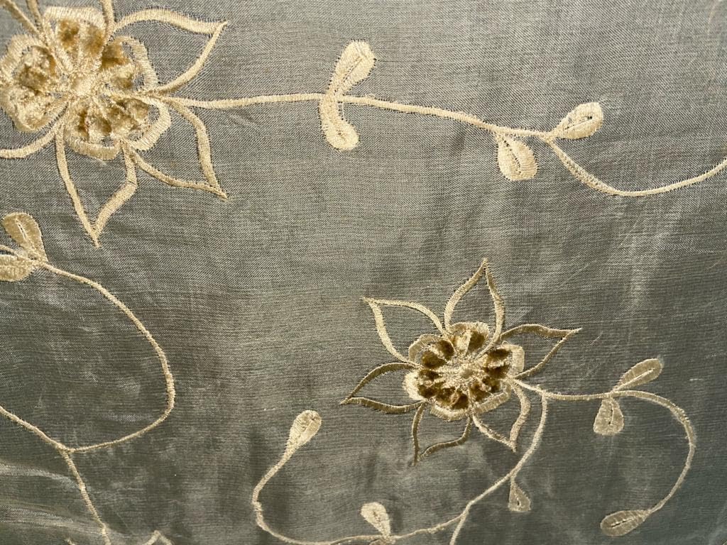 100% seda organza tela terciopelo bordado 44" ancho [3208]