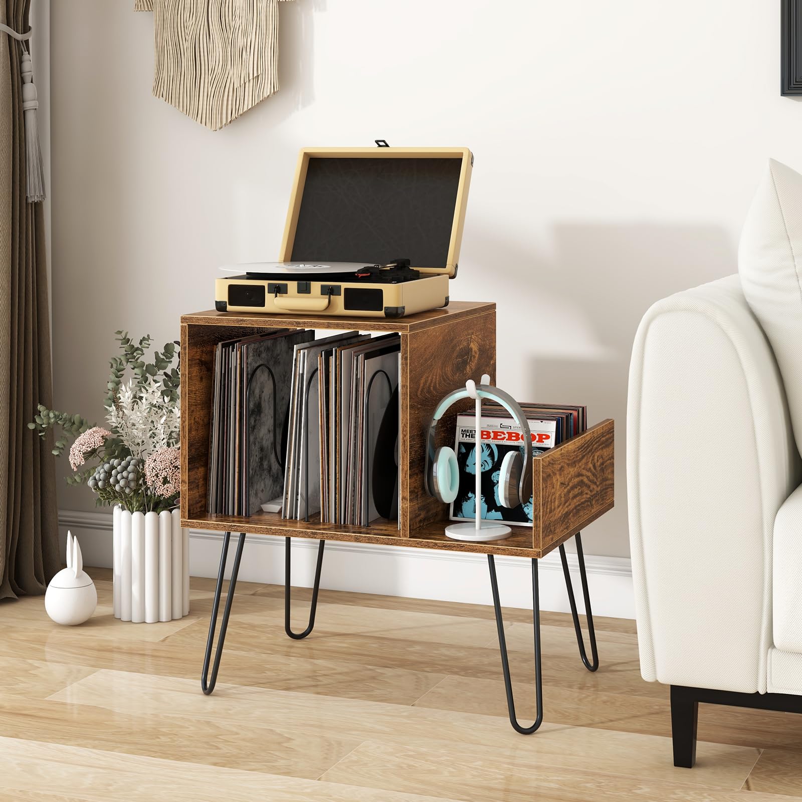 KOMFOTTEU Meuble Platine Vinyle avec Station de Charge, pour jusqu'à 145 Albums, Support de Tourne-Disque, Séparateurs et Étagère latérale, Étagère de présentation (Marron)