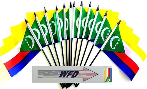 Miniatura 111 de Banderas de escritorio de Nicaragua, paquete de 12 banderas pequeñas de poliéster de 4 x 6 pulgadas en miniatura para mesa de oficina, pequeñas