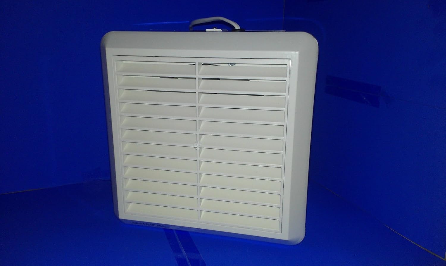 Manrose 150mm 6" Window Extractor Fan with Pull Cord + Shutters