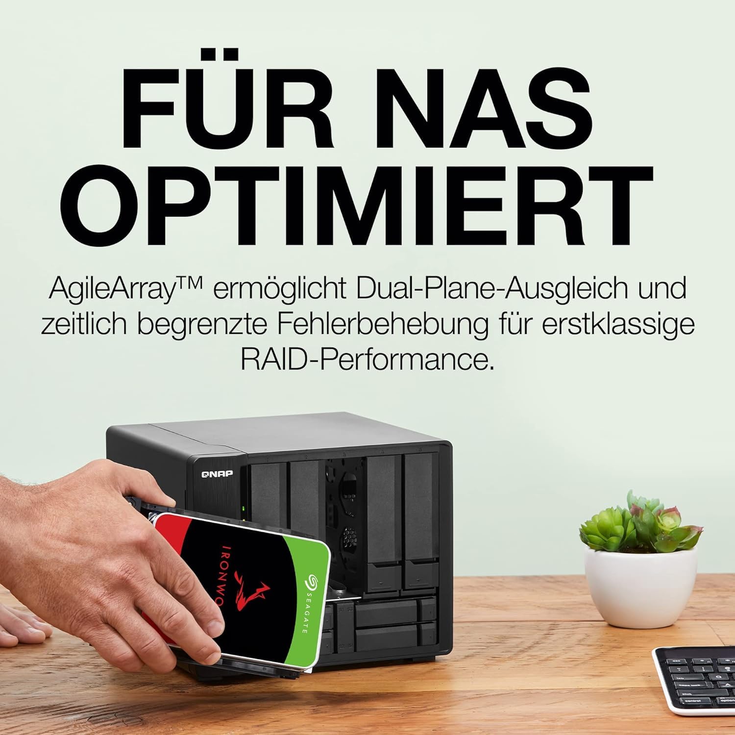 Seagate IronWolf ST4000VN006 - Disco rigido interno da 4 TB, NAS HDD, 3,5 pollici, 5400 giri/min, CMR, 256 MB di cache, SATA 6 GB/s, argento, con 3 anni di servizio Rescue FFP, numero modello: