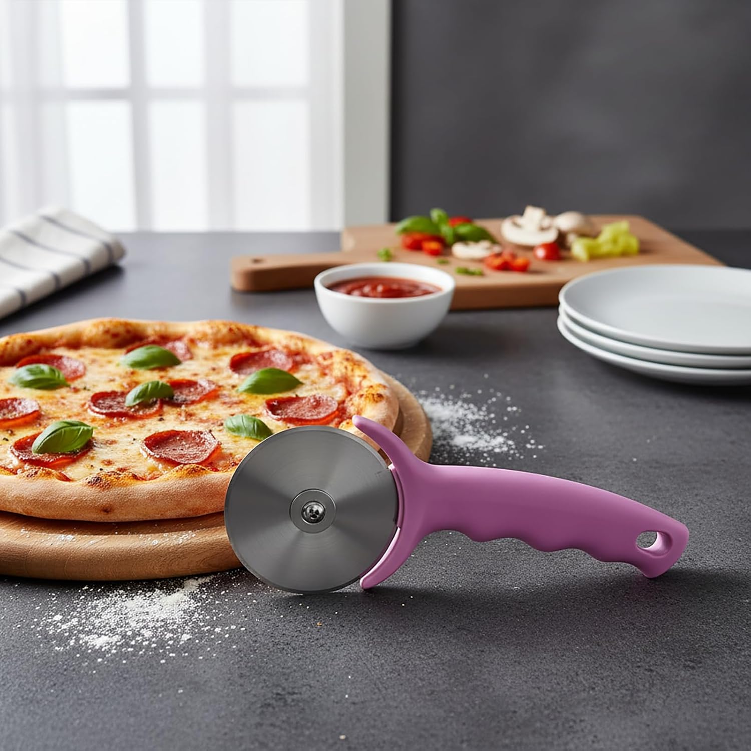 Pink Pizza Cutter Wheel, Pizza Cutter Pink with Cover，Non-Slip Handle