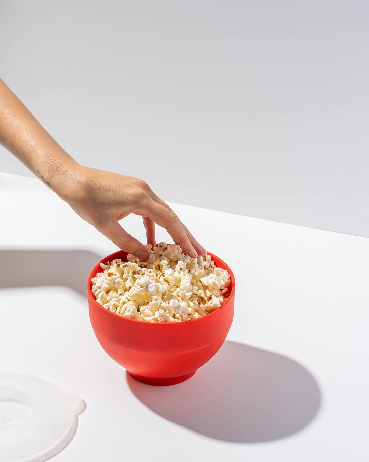 W&P Microwave Silicone Personal Popcorn Popper Maker | Red | Collapsible Bowl w/Built In Measuring Cup, BPA Free, Eco-Friendly, Waste Free, 4 Cups of Popped Popcorn