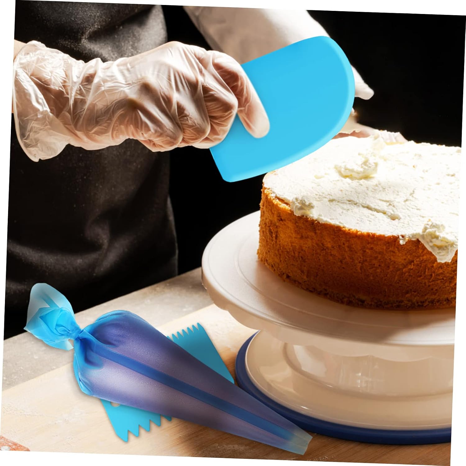 4pcs Tpu Piping Bags with 3 Scrapers Xmas Cake Decorating