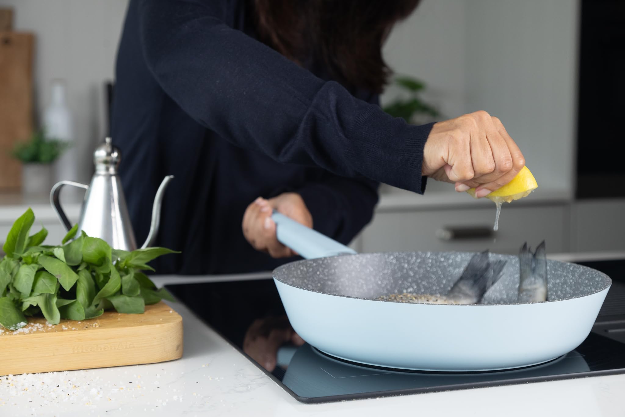 Masterclass, Cast Aluminium Non-Stick Fry Pan Twin Pack Pfa Free Lekka Patelnia W Stylowym Niebieskim Kolorze Z Trwałą Powłoką, Podstawa Indukcyjna Do Piekarnika