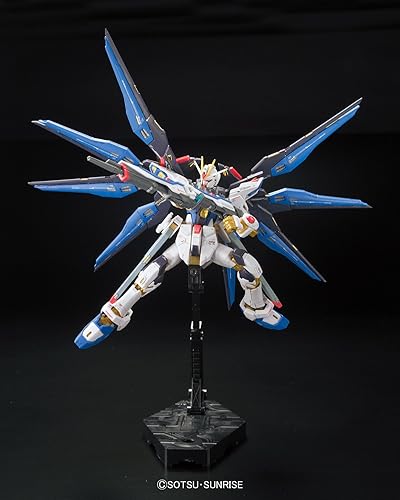 Miniatura 12 de Figura de acción Strike Freedom de modelo N.14 RG de Bandai Hobby (escala 1 144)
