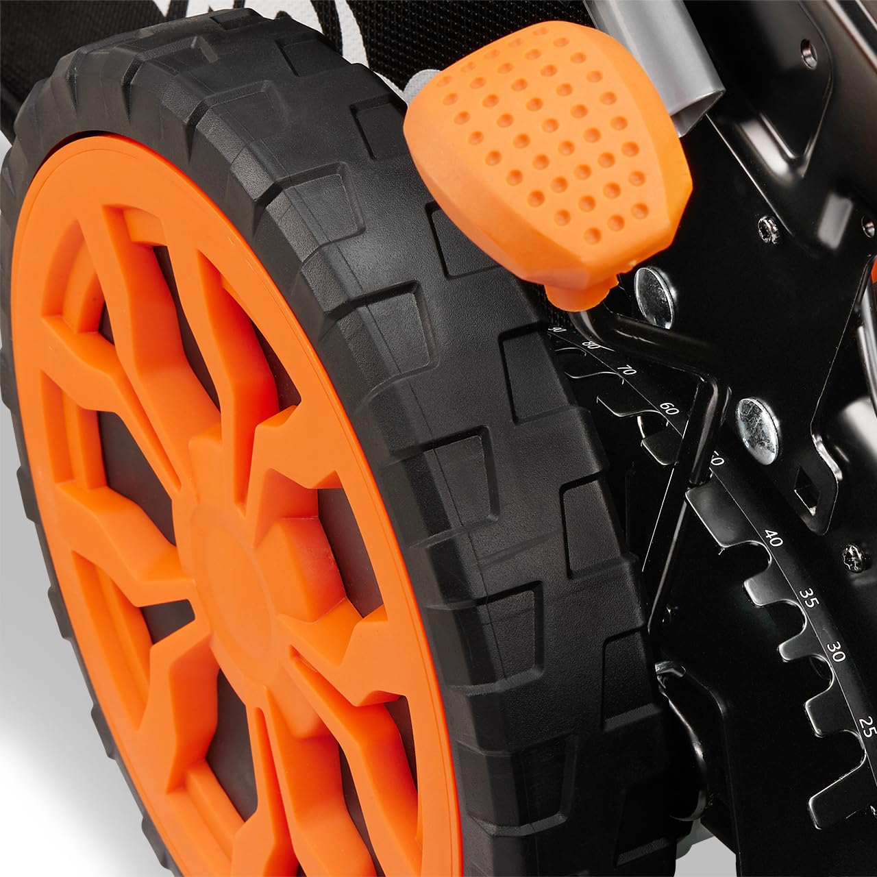 FUXTEC 40V Akku Rasenmäher FX-E2RM46PROSET • 2X 5Ah Akku und Schnellladegerät • Rasenmäher mit variablem Antrieb • 46 cm • Schnitthöhe 25-100 mm • Mulchfunktion • 50L Fangkorb
